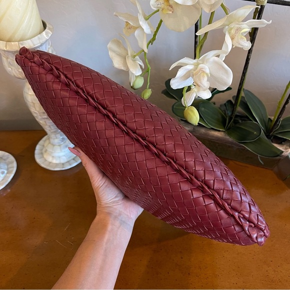 SOLD Bottega Veneta Intrecciato Red/Maroon Hobo Lambskin Shoulder Bag - Picture 9 of 17